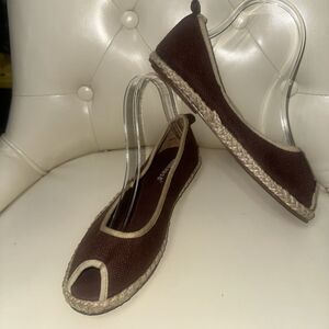 NEW Dollhouse Brown Canvas Peep Toe Flat Shoe Size 6 Slip On Ballet Flat Shoes